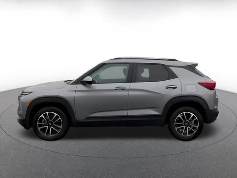 Used 2025 Chevrolet TrailBlazer LT image 9