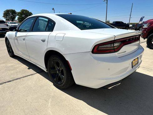 Used 2021 Dodge Charger SXT w/ Leather Interior Group image 8
