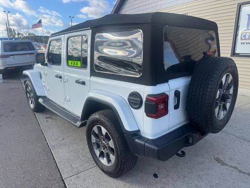 Used 2021 Jeep Wrangler Unlimited Sahara w/ Dual Top Group AWD/4WD image 7