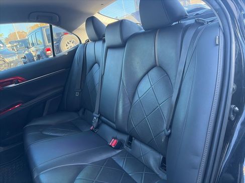 Used 2019 Toyota Camry SE image 11