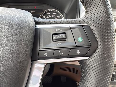 New 2025 Mitsubishi Outlander SE image 20