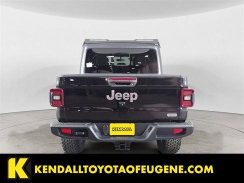 Used 2020 Jeep Gladiator Overland image 4