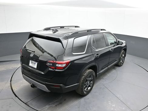 Certified 2023 Honda Pilot TrailSport image 40