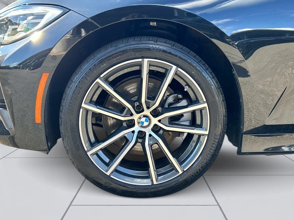 Used 2019 BMW 330i xDrive Sedan w/ Premium Package AWD/4WD image 9