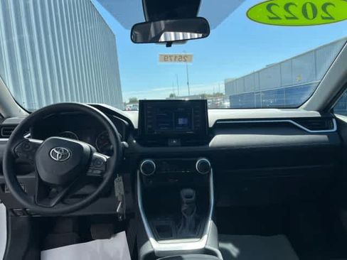 Used 2022 Toyota RAV4 LE FWD image 16