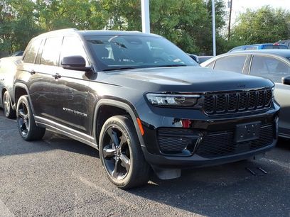 Used 2024 Jeep Grand Cherokee Altitude