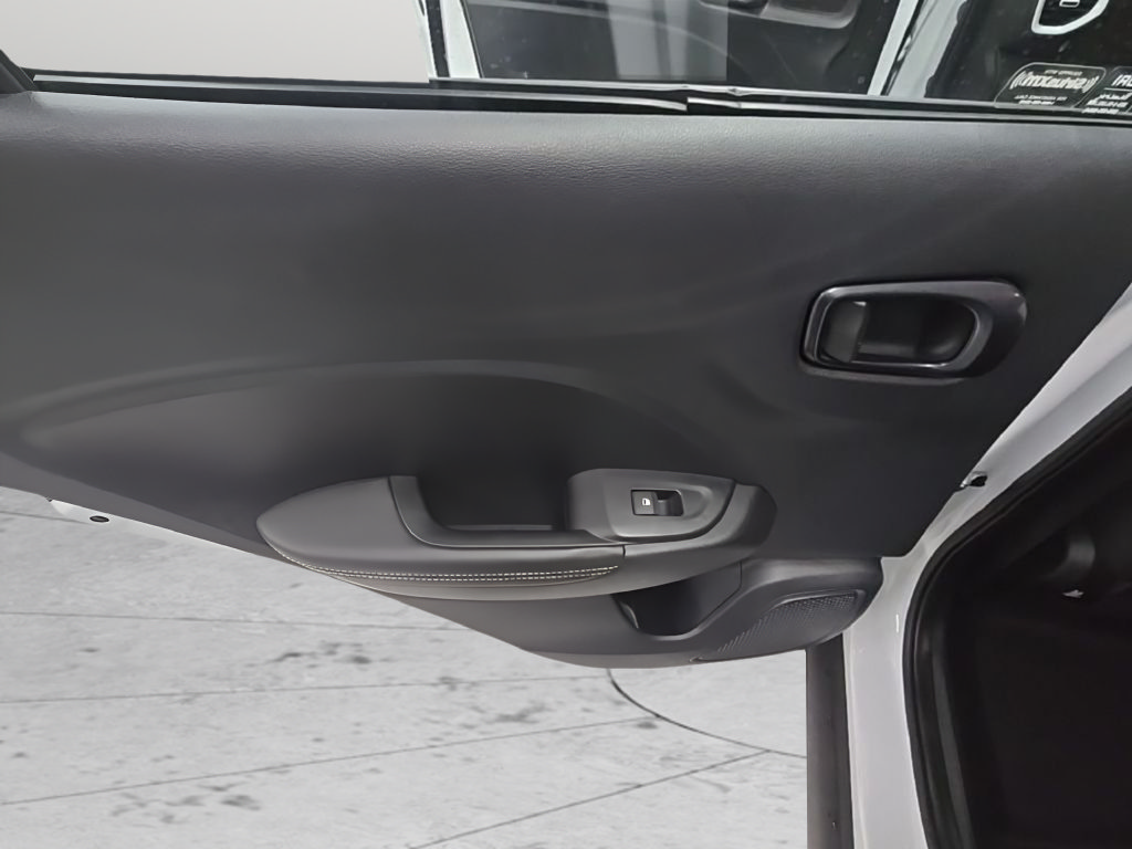 Used 2022 Hyundai Venue Limited FWD image 15