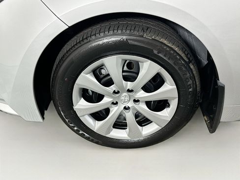 Used 2026 Toyota Corolla LE image 11