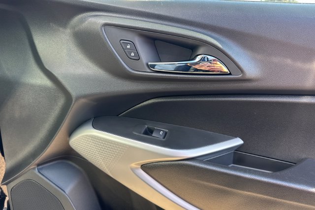 New 2026 Chevrolet Trax RS w/ Sunroof Package FWD image 26