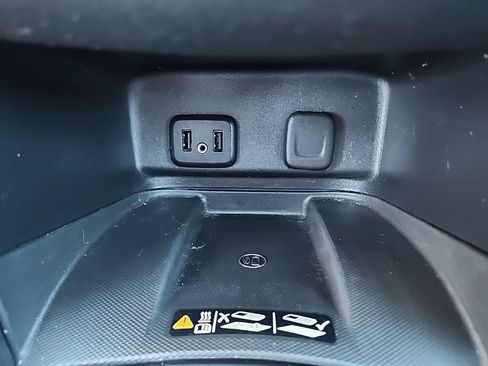 Used 2018 Chevrolet Equinox Premier AWD/4WD image 24