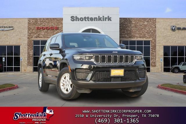 Certified 2024 Jeep Grand Cherokee Laredo RWD image 1