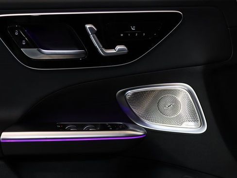 Used 2023 Mercedes-Benz C 43 AMG 4MATIC Sedan image 3