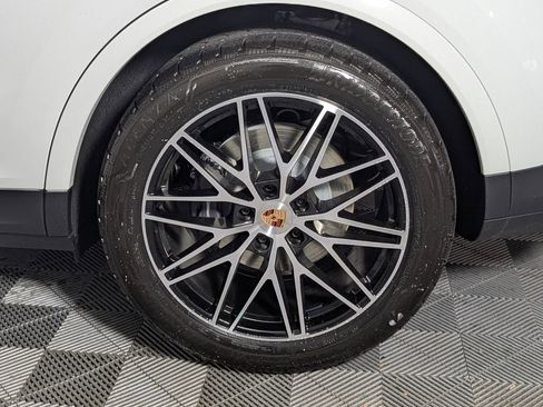 New 2026 Porsche Cayenne image 12