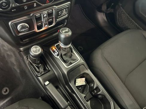 Used 2022 Jeep Wrangler Unlimited Sahara image 21