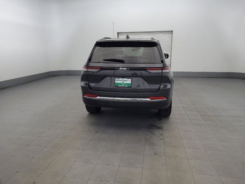 Used 2022 Jeep Grand Cherokee Limited 4xe image 7