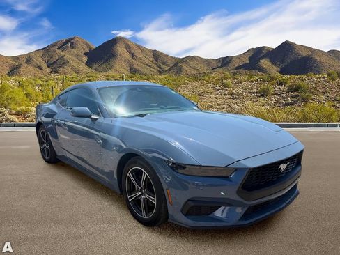 Used 2025 Ford Mustang Coupe RWD image 5