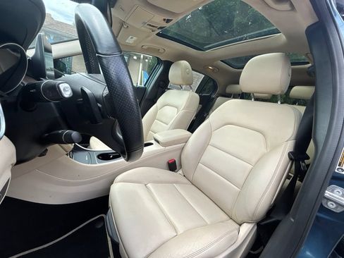 Used 2019 Mercedes-Benz GLA 250 4MATIC w/ Premium Package image 15
