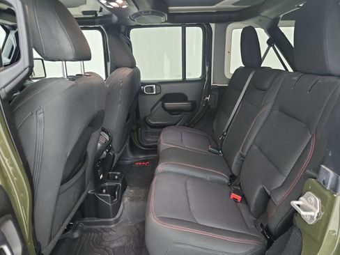Used 2023 Jeep Wrangler Unlimited Rubicon w/ Cold Weather Group AWD/4WD image 35