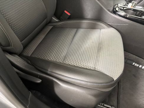 Used 2024 Chevrolet Trax LT FWD image 29