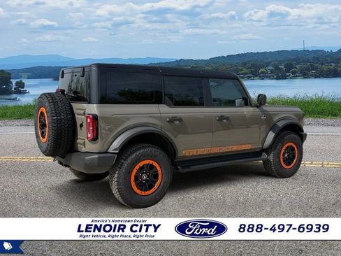 New 2026 Ford Bronco Outer Banks w/ Sasquatch Package AWD/4WD image 3