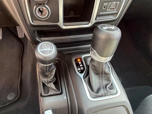 Used 2024 Jeep Wrangler Unlimited Sport AWD/4WD image 26
