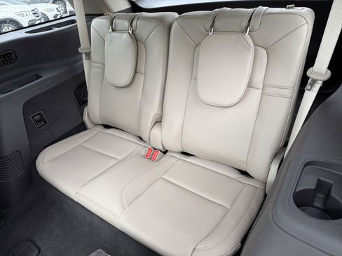 Used 2023 Lincoln Aviator AWD w/ Premium Package image 23