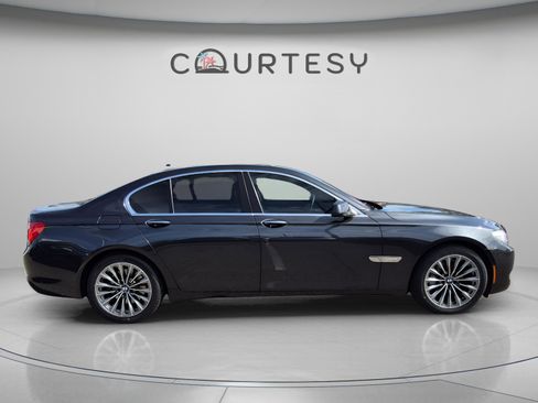 Used 2011 BMW 740i RWD image 6