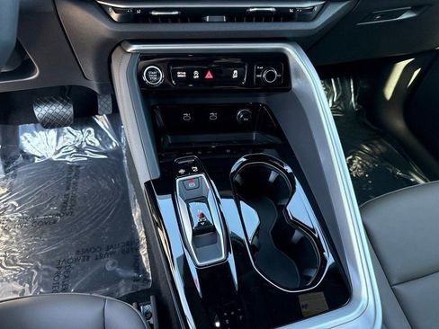 Used 2025 Audi Q5 Premium Plus w/ Premium Plus image 18