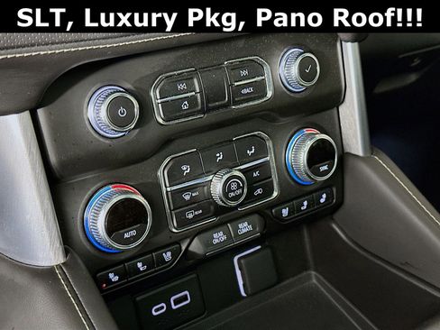 Used 2023 GMC Yukon XL SLT image 17