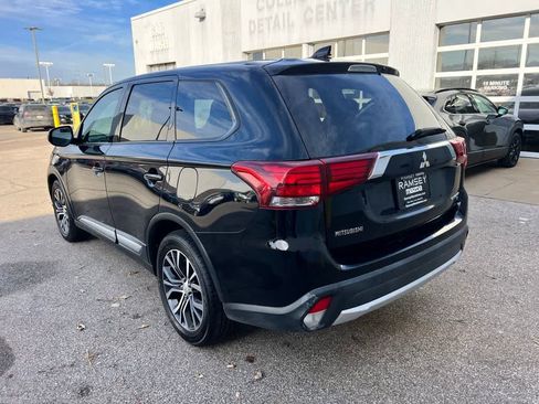Used 2018 Mitsubishi Outlander SE image 4