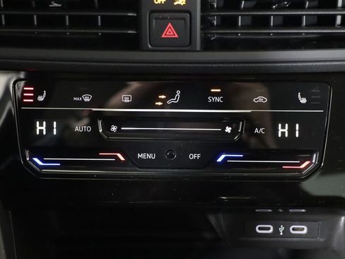 New 2025 Volkswagen Jetta SE image 33