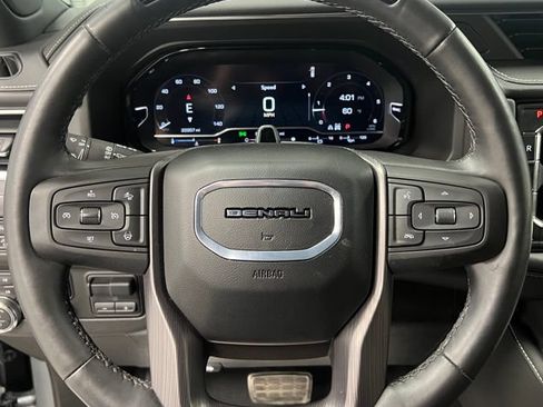 Used 2024 GMC Yukon Denali Ultimate AWD/4WD image 25