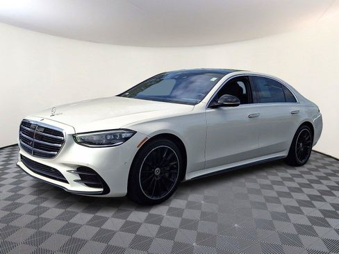 Used 2022 Mercedes-Benz S 580 4MATIC Sedan image 3