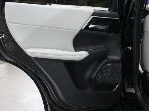 New 2025 Mitsubishi Outlander SE image 26