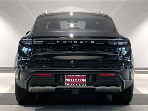 New 2026 Porsche Macan 4 Electric image 6