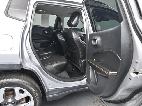 Used 2019 Jeep Compass Limited AWD/4WD image 11