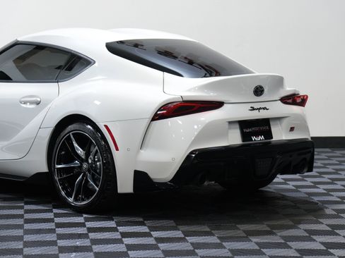 Used 2021 Toyota Supra w/ Safety & Technology Package RWD image 15