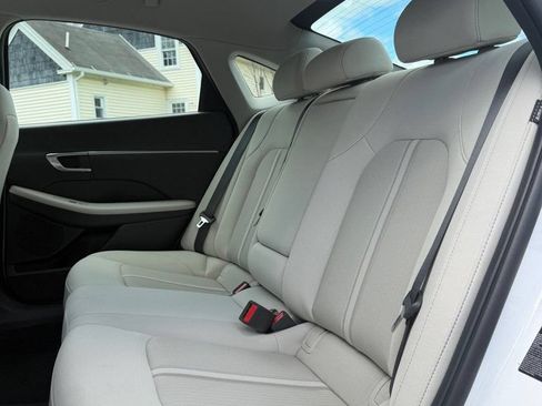 Used 2023 Hyundai Sonata SEL FWD image 12