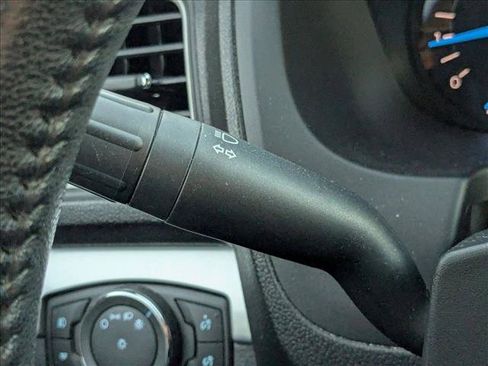 Used 2017 Ford Explorer XLT image 6