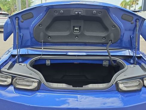 Used 2021 Chevrolet Camaro LT RWD image 6