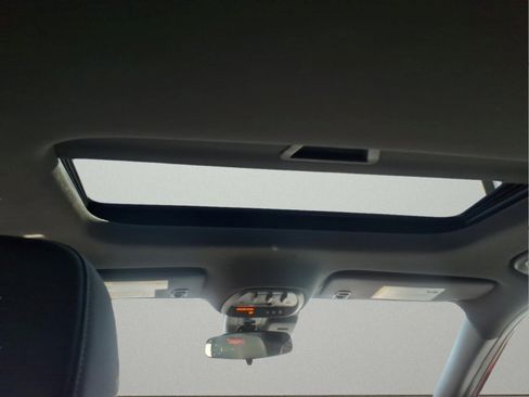 Certified 2024 Chevrolet Trax RS w/ Sunroof Package FWD image 13