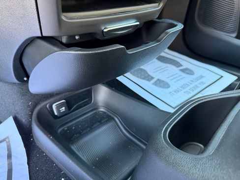 New 2026 Chrysler Pacifica Select FWD image 25