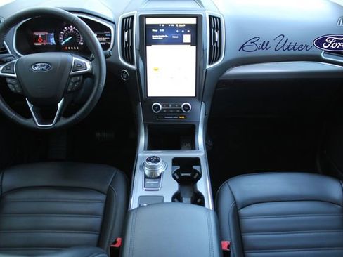 Used 2021 Ford Edge SEL w/ Convenience Package image 16