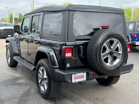 Used 2022 Jeep Wrangler Unlimited Sahara AWD/4WD image 6