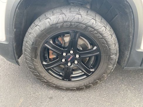 Used 2023 GMC Acadia AT4 w/ Technology Package image 41