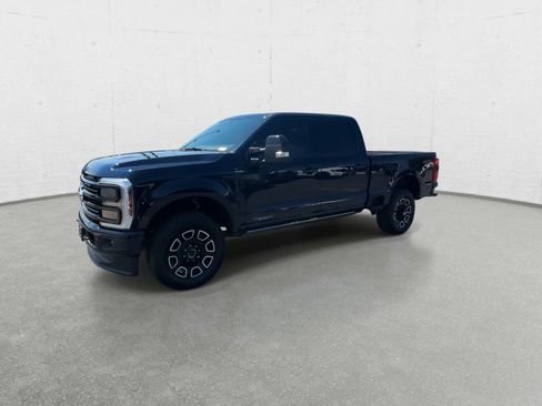 Used 2025 Ford F250 Platinum AWD/4WD image 4