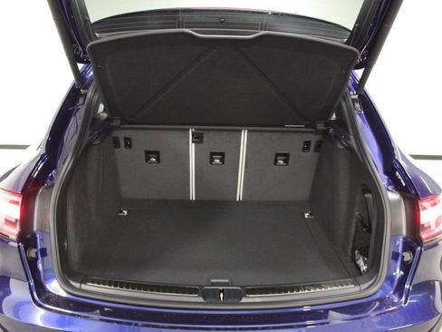 New 2026 Porsche Macan image 33