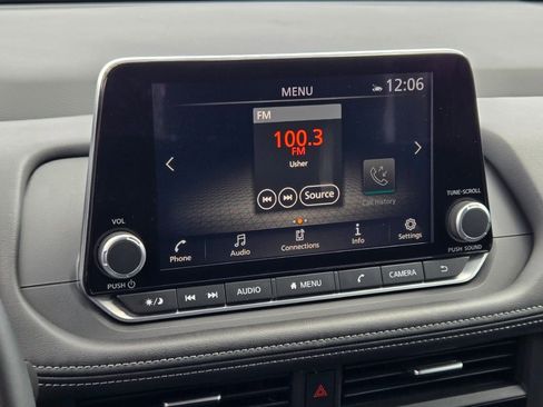 Used 2025 Nissan Rogue SV FWD image 25