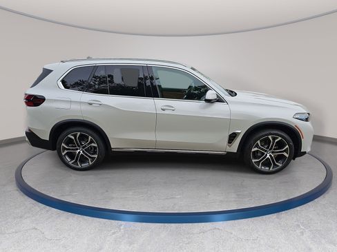 New 2026 BMW X5 xDrive40i AWD/4WD image 4