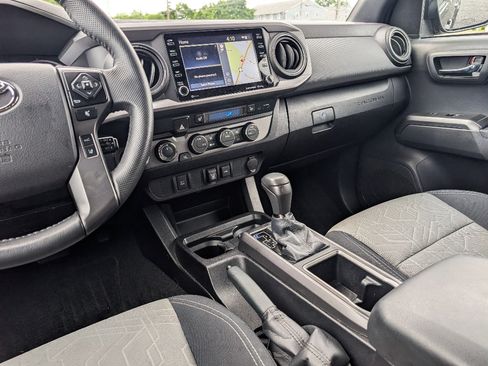 Used 2021 Toyota Tacoma TRD Sport AWD/4WD image 23